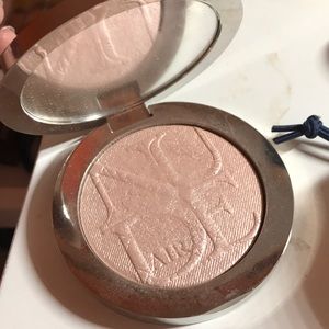 Diorskin nude air luminzer 002